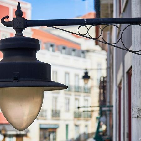 Spacious Bairro Alto Apartment With Courtyard, By Timecooler Lisboa المظهر الخارجي الصورة